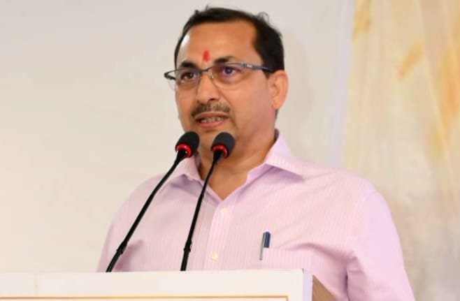 रेलकर्मी नींव की तरह मजबूत होकर काम करें: डीआरएम त्रिपाठी