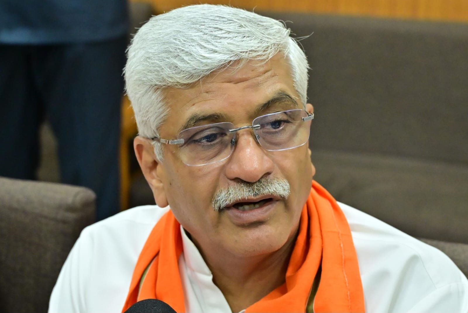 ईडब्ल्यूएस आरक्षण के पात्रता नियमों में बदलाव पर जल्द निकलेगा रास्ता: शेखावत