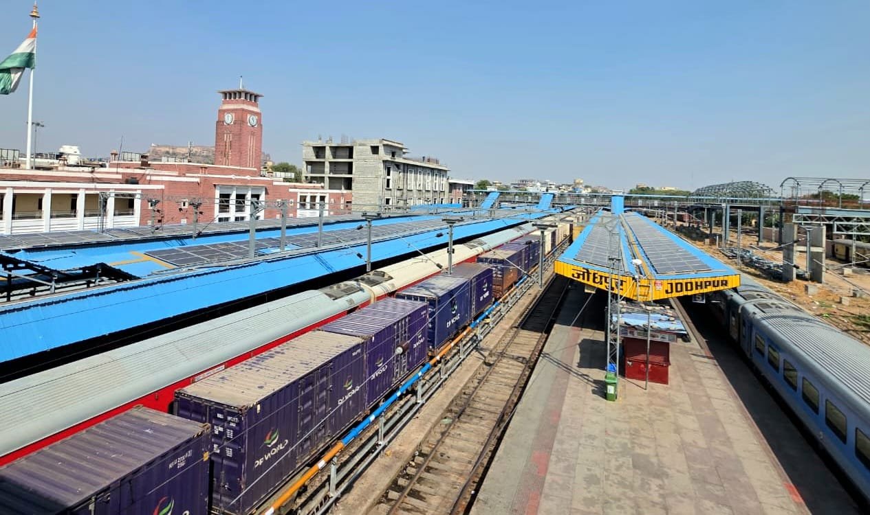 नवंबर में 10 जोड़ी ट्रेनों में बदलेगा कोच संयोजन